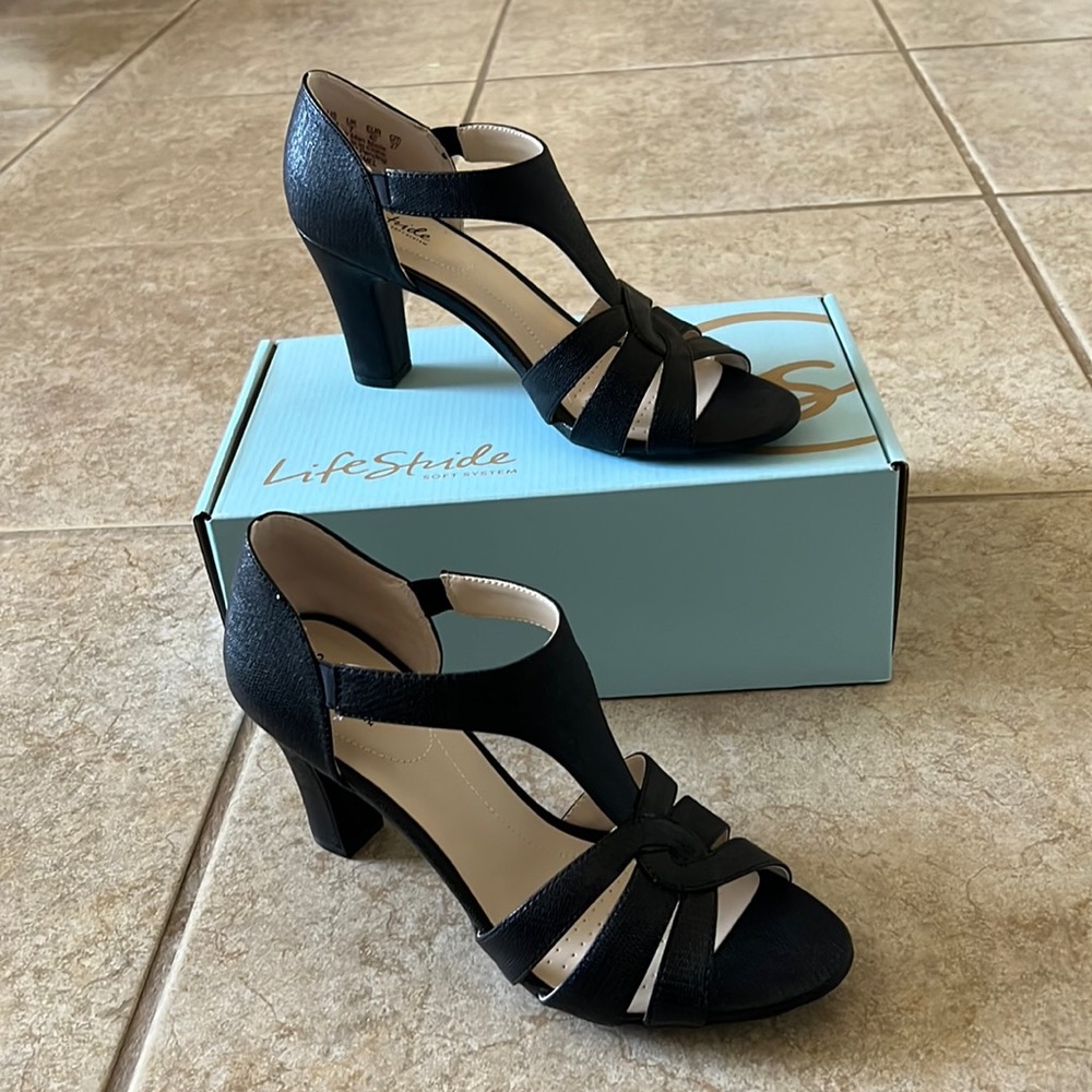 Brand New Lifestride Caramel Dress Sandals Size 10